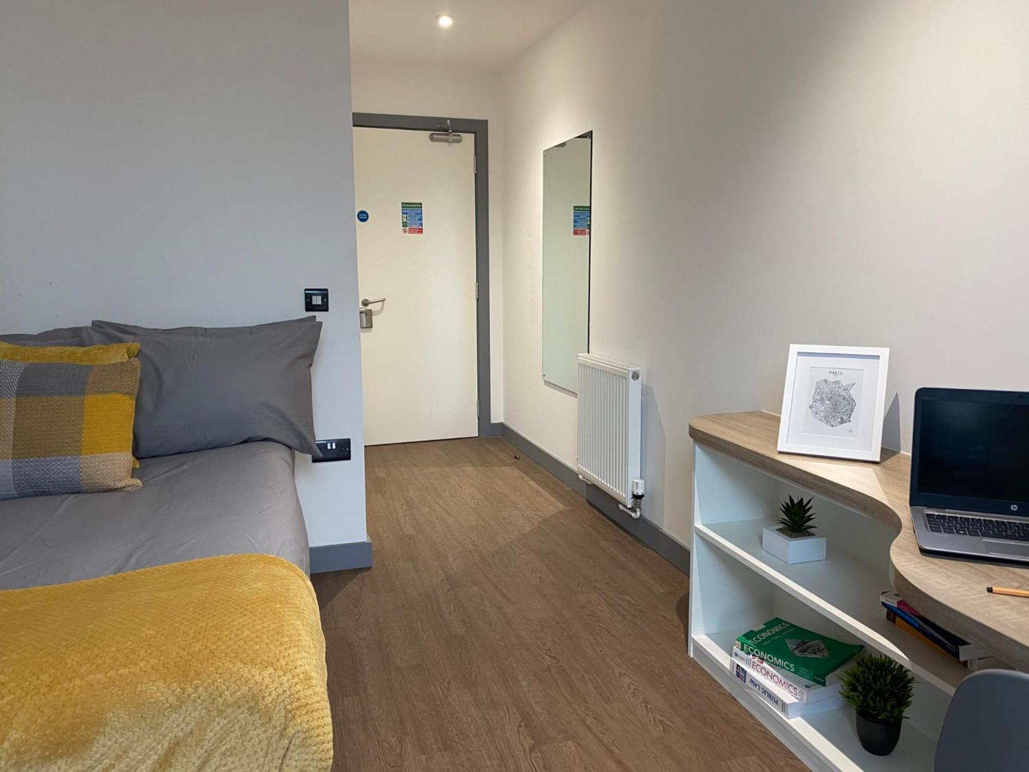 For Students Only At Great Patrick Street Apartment เบลฟาสต์ ภายนอก รูปภาพ